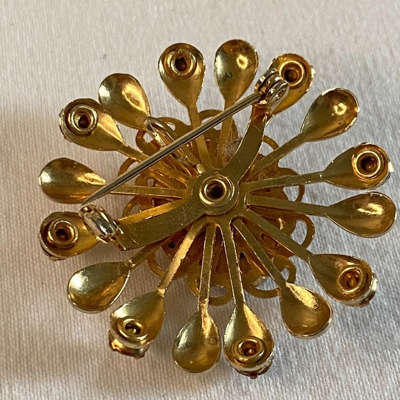 Cameo Brooch Victorian Revival Rhinestone Gold Tone Frame Lady Profile - Picture 7 of 10